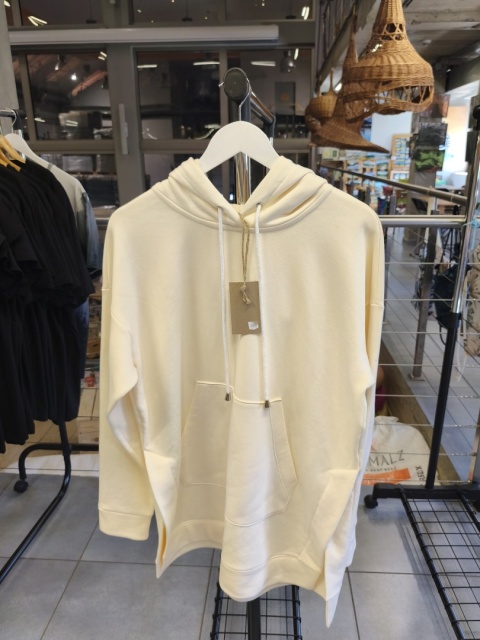 Bluza kość słoniowa z kapturem ręcznie szyta