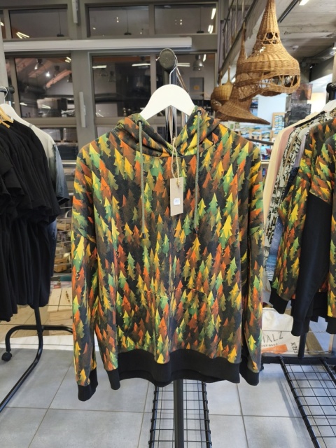 Bluza "Las" z kapturem ręcznie szyta