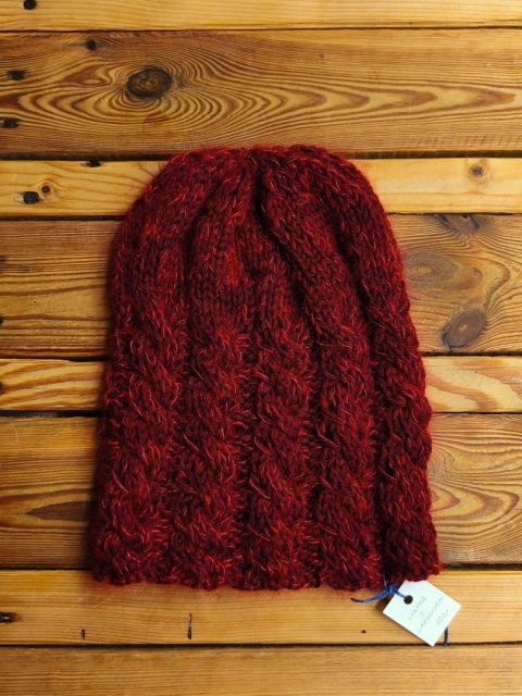 Czapka z warkoczem ręcznie robiona na drutach bordowa