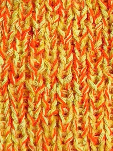 Czapka ręcznie robiona na drutach żółto-pomarańczowa