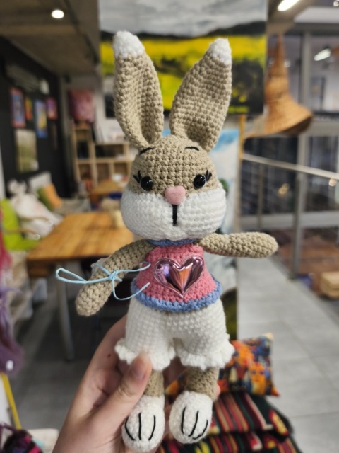 Króliczka bawełniana maskotka robiona ręcznie na szydełku Króliczka bawełniana maskotka robiona ręcznie na szydełku