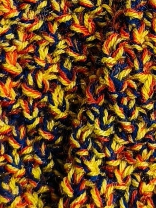 Mitenki ręcznie robione na drutach czarno-czerwono-żółte