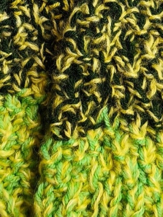 Mitenki ręcznie robione na drutach żółto-zielone