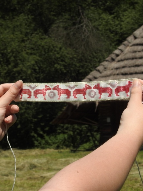 Sylianka z motywem niedźwiedzi inspirowana ornamentem na szafie pogórzańskiej z końca XIX wieku Sylianka z motywem niedźwiedzi inspirowana ornamentem na szafie pogórzańskiej z końca XIX wieku